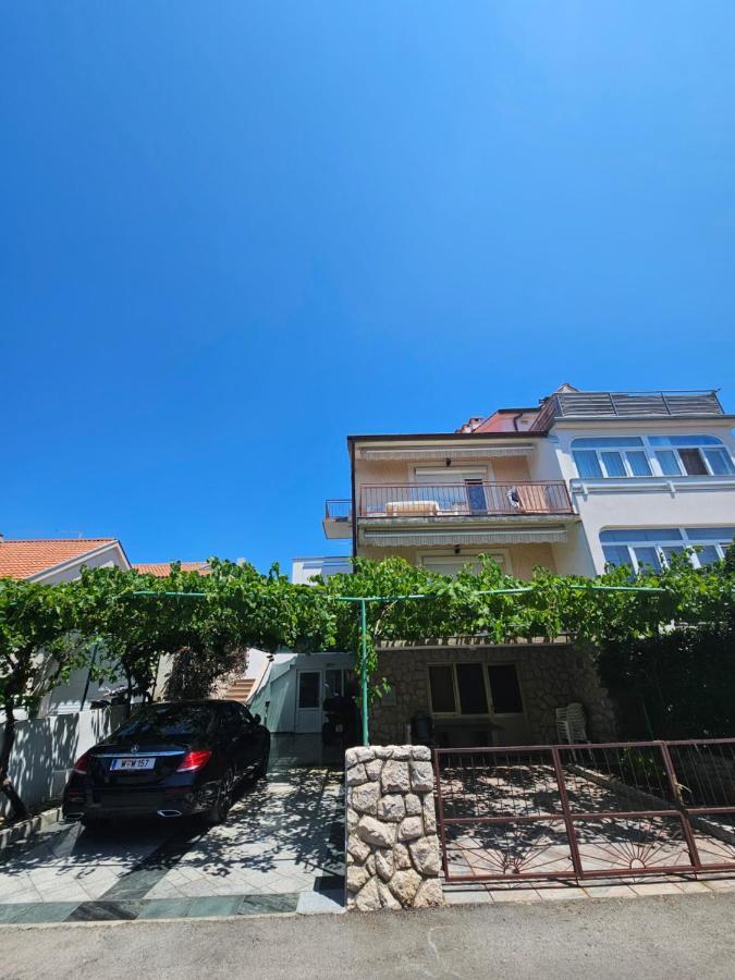 קרק Apartments Bahar Krk מראה חיצוני תמונה