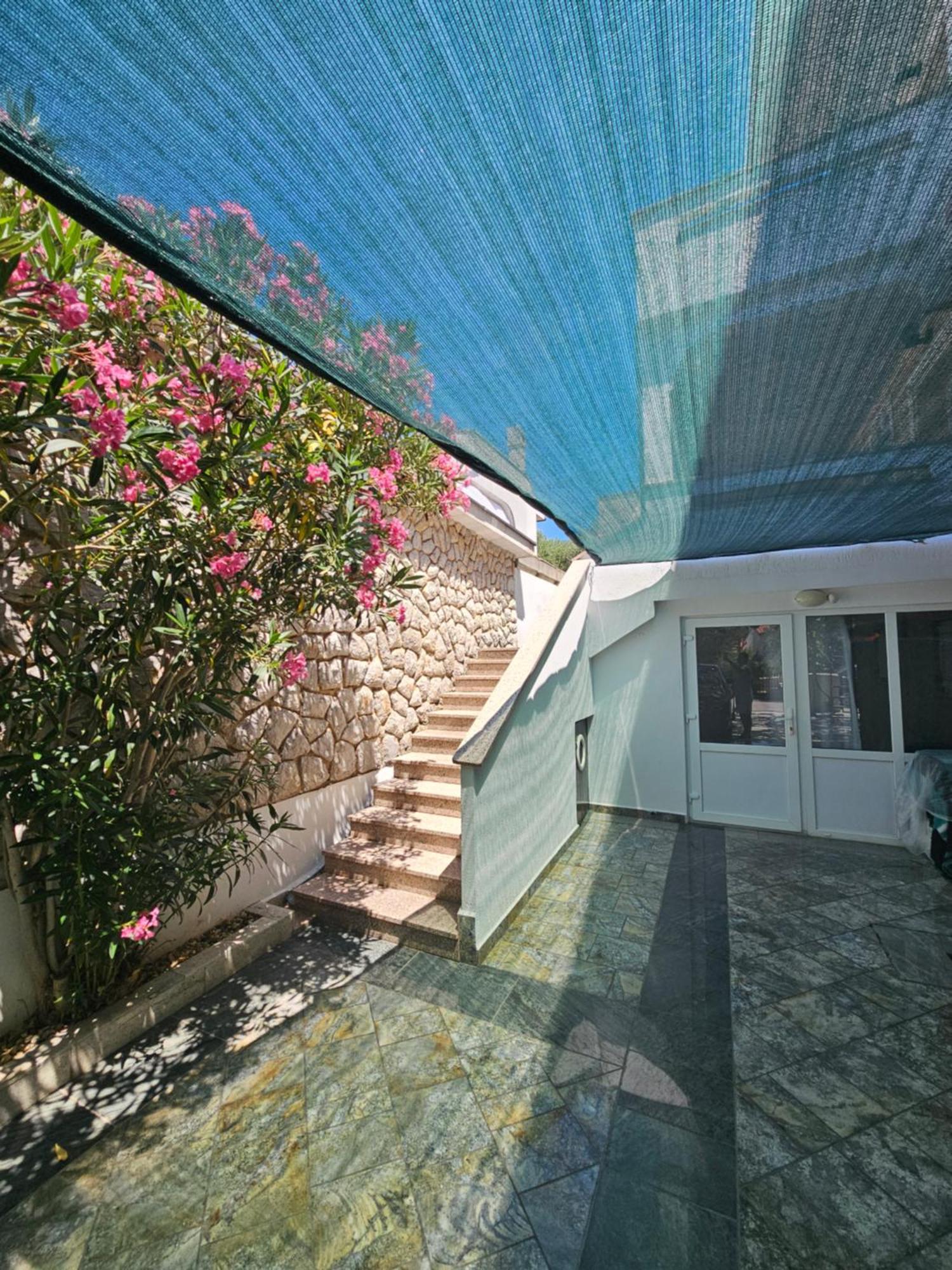 קרק Apartments Bahar Krk מראה חיצוני תמונה